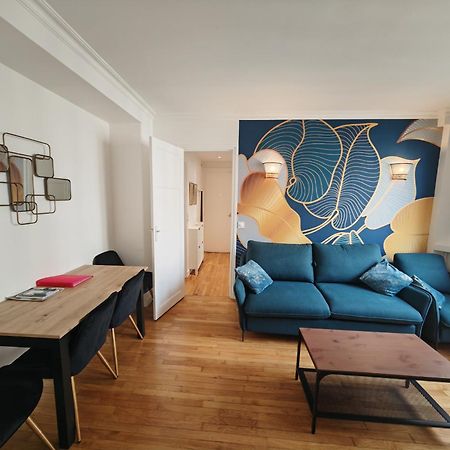 View Sur La Seine Apartment Paris Bagian luar foto