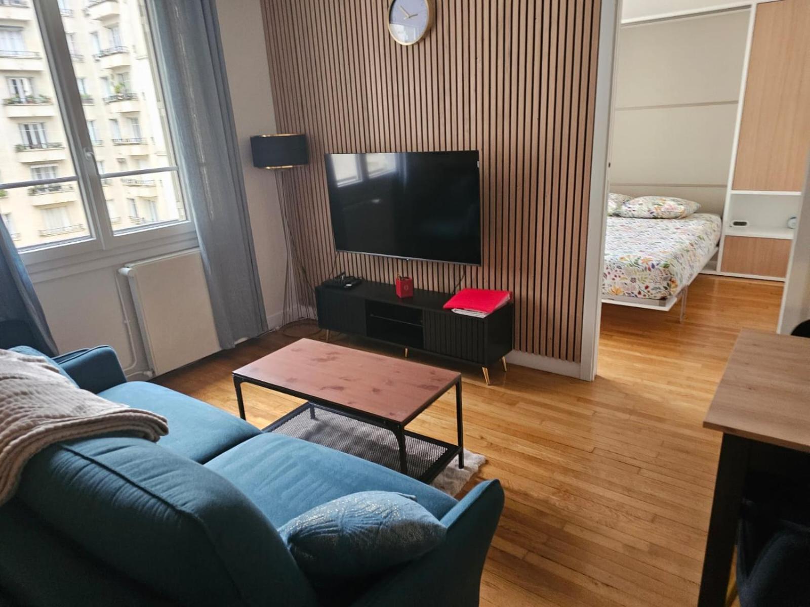View Sur La Seine Apartment Paris Bagian luar foto